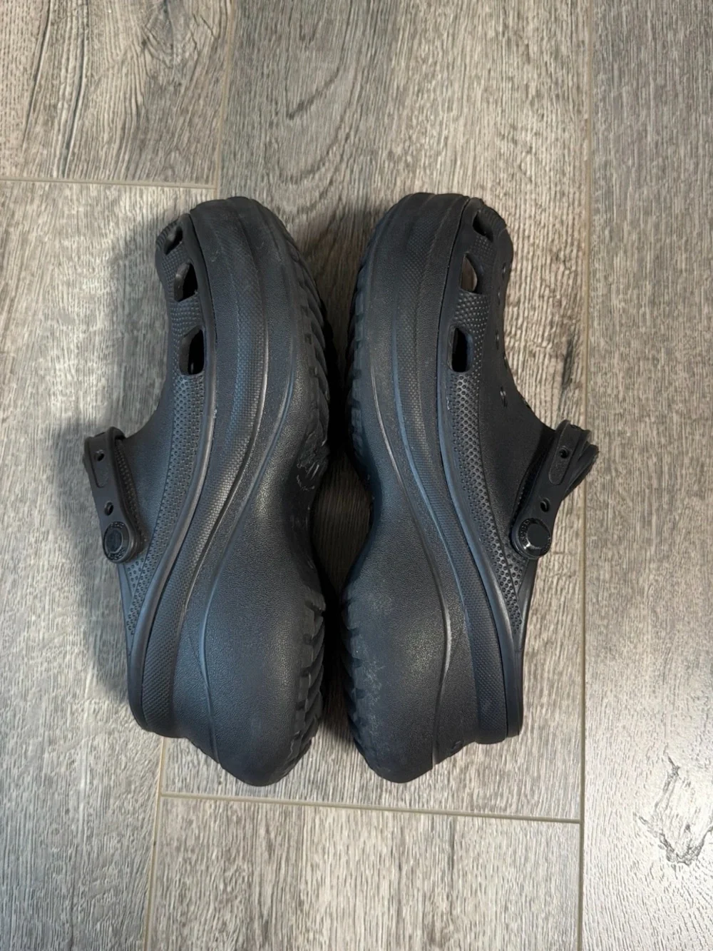 CROCS Classic Platform Clog in Black